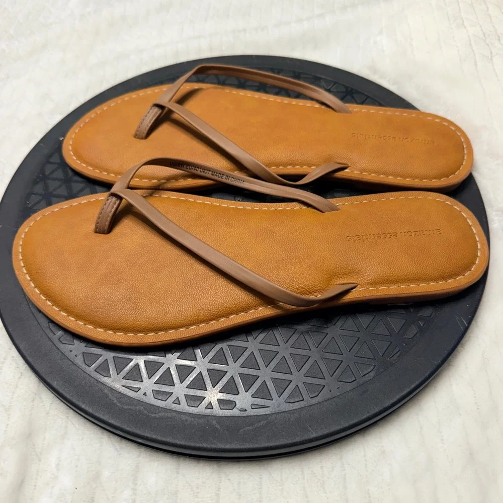 Amazon Essentials Womens 9W Tan Casual Thong Sandal Flat Flip Flop